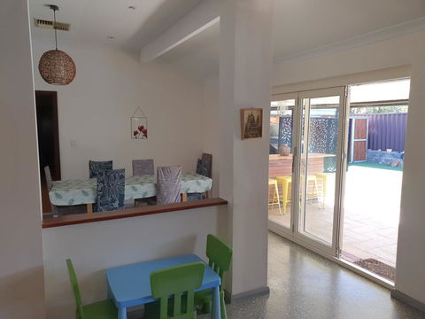 The Entertainer - Accommodation 4U 13