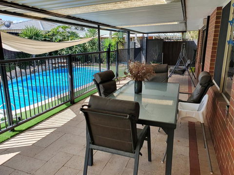 The Entertainer - Accommodation 4U 4