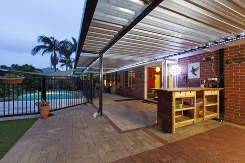 The Entertainer - Accommodation 4U 5