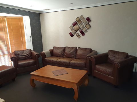 The Entertainer - Accommodation 4U 21