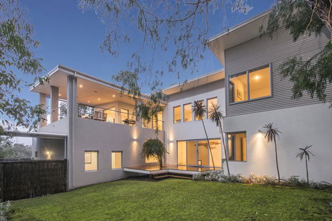 Calm Waters - Accommodation 4U 0