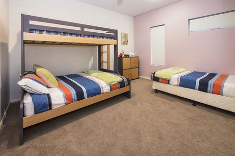 Calm Waters - Accommodation 4U 19