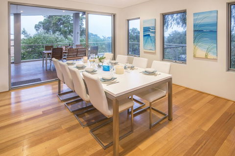 Calm Waters - Accommodation 4U 32
