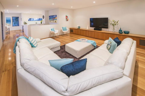 Calm Waters - Accommodation 4U 28