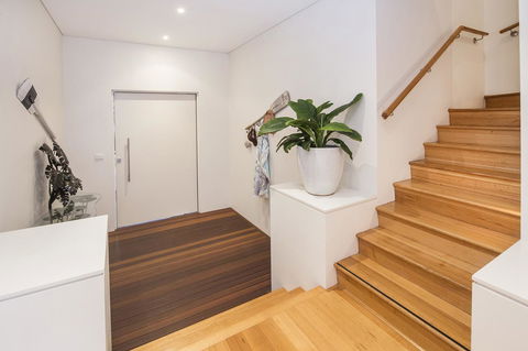 Calm Waters - Accommodation 4U 25