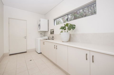 Calm Waters - Accommodation 4U 27