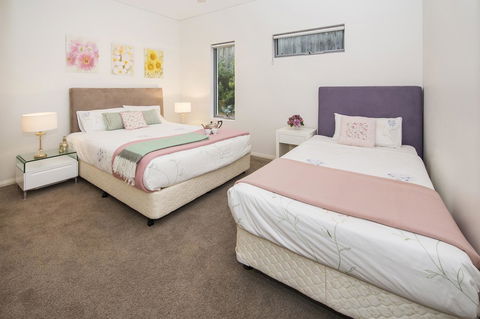 Calm Waters - Accommodation 4U 14