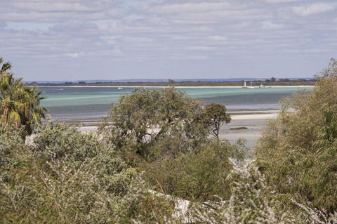 Calm Waters - Accommodation 4U 7