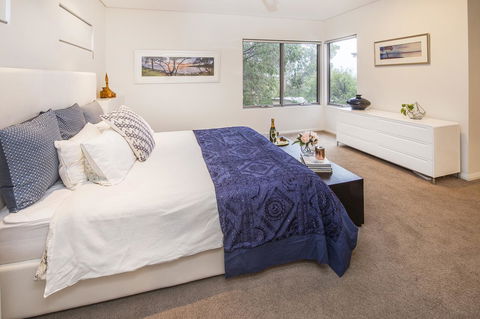 Calm Waters - Accommodation 4U 24