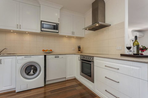 Attadale Excutive Villa - Accommodation 4U 0