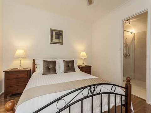 Attadale Excutive Villa - Accommodation 4U 13