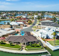 LA ANCHOR ON THE CANALS MANDURAH - Accommodation 4U