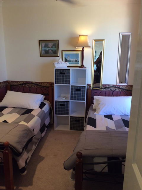 Crossland House - Accommodation 4U 11