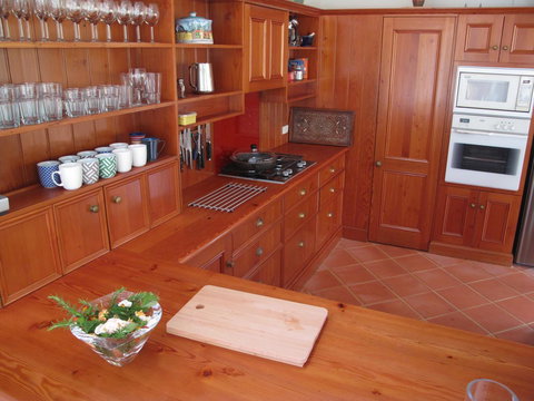 The Russell House - Accommodation 4U 1