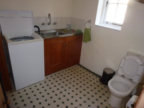 The Russell House - Accommodation 4U 15