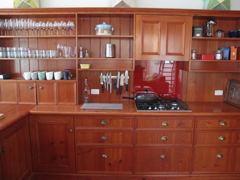 The Russell House - Accommodation 4U 2