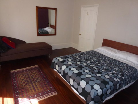 The Russell House - Accommodation 4U 9