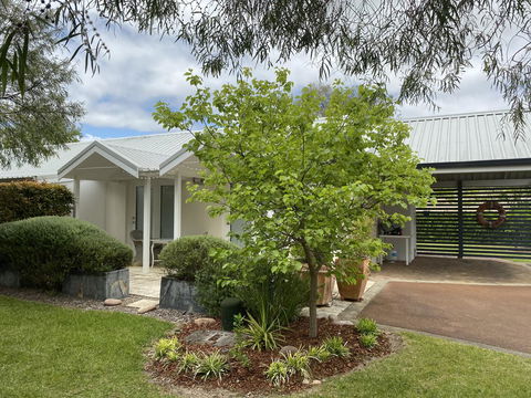 Whitesands Holiday Villas - Accommodation 4U 1