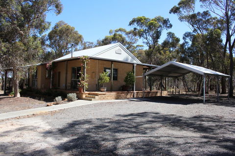 Kendenup Cottages And Lodge - Accommodation 4U 20