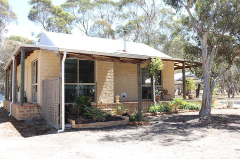 Kendenup Cottages And Lodge - Accommodation 4U 22