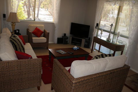 Kendenup Cottages And Lodge - Accommodation 4U 12