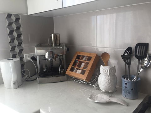 Bright & Beautiful Home On The Hills! - Accommodation 4U 15
