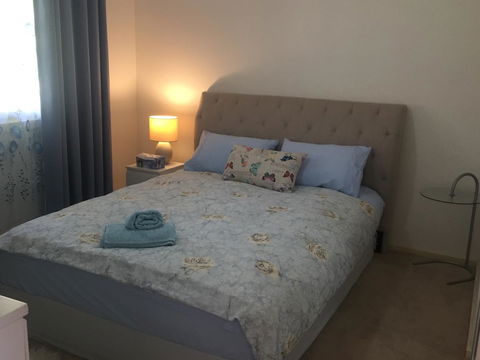 Bright & Beautiful Home On The Hills! - Accommodation 4U 20