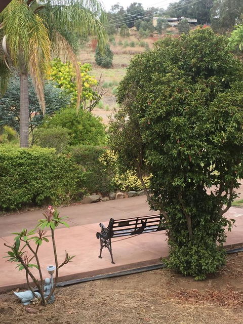 Bright & Beautiful Home On The Hills! - Accommodation 4U 28
