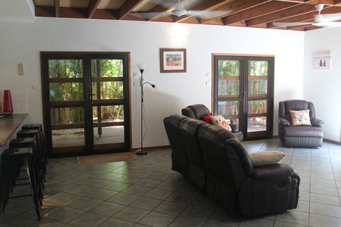 Beach House On Fox - Accommodation 4U 14