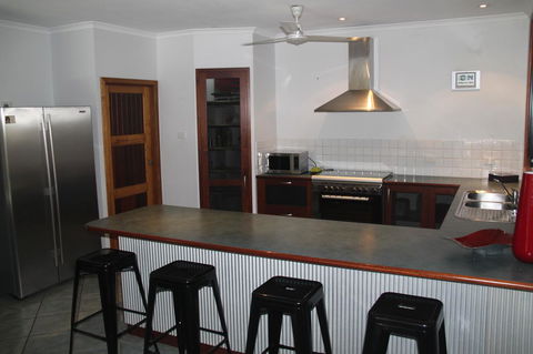 Beach House On Fox - Accommodation 4U 12