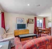 Brilliant neat convenient family-friendly house - Accommodation 4U
