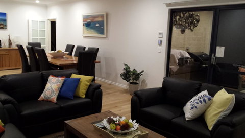 Carpe Diem South - Accommodation 4U 12