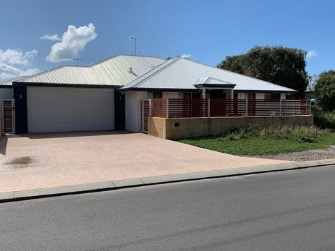 Carpe Diem South - Accommodation 4U 23