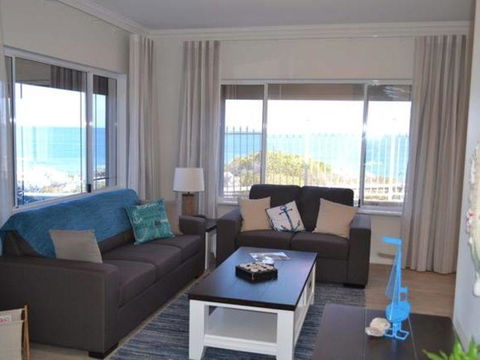 Caravel Beach House Mandurah - Accommodation 4U 24