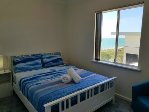 Caravel Beach House Mandurah - Accommodation 4U 3