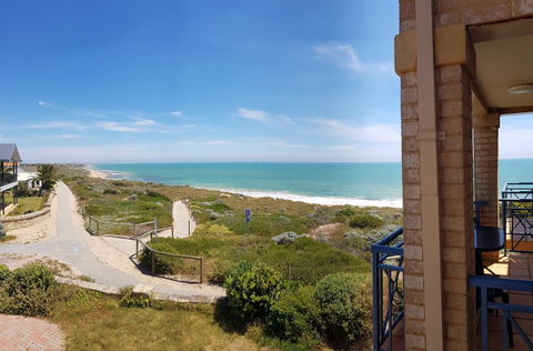 Caravel Beach House Mandurah - Accommodation 4U 2