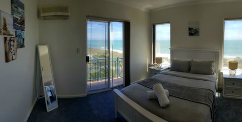 Caravel Beach House Mandurah - Accommodation 4U 1