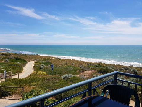 Caravel Beach House Mandurah - Accommodation 4U 8