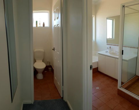 Caravel Beach House Mandurah - Accommodation 4U 10