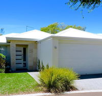 Contemporary Cove - Quindalup - Accommodation 4U