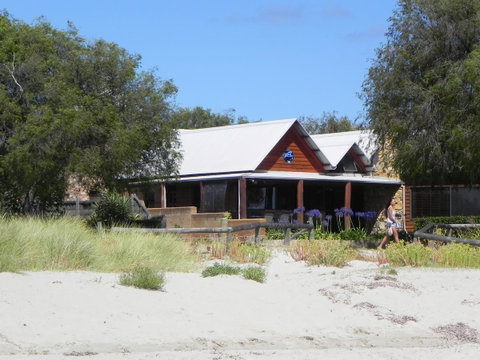 Beach House Dunsborough - Accommodation 4U 9