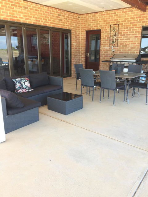 Ocean View Homestead - Accommodation 4U 1