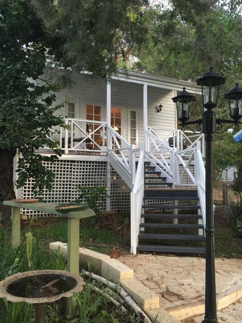 Applegate Lane Chalet - Accommodation 4U 16