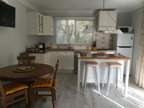 Applegate Lane Chalet - Accommodation 4U 12