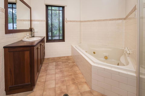 53 Martina Drive - Accommodation 4U 20
