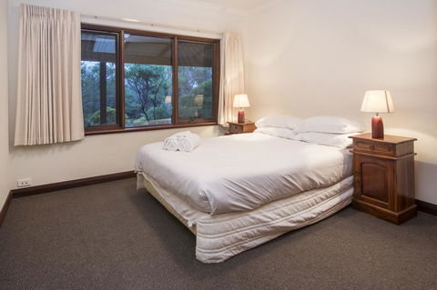 53 Martina Drive - Accommodation 4U 22