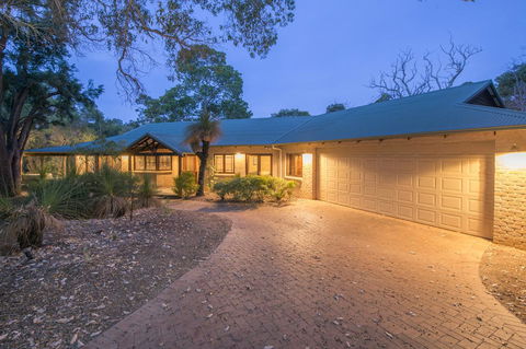 53 Martina Drive - Accommodation 4U 6