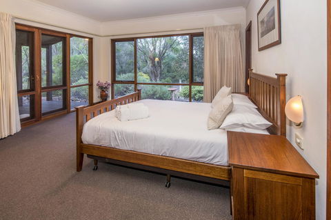 53 Martina Drive - Accommodation 4U 18