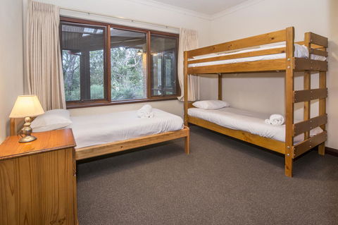 53 Martina Drive - Accommodation 4U 25