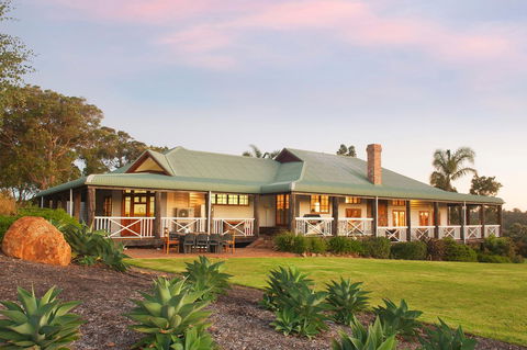The Farmhouse - Accommodation 4U 2